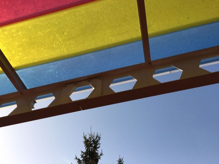 Cubierta, ampliación y renovación del parque infantil de Ledoño.