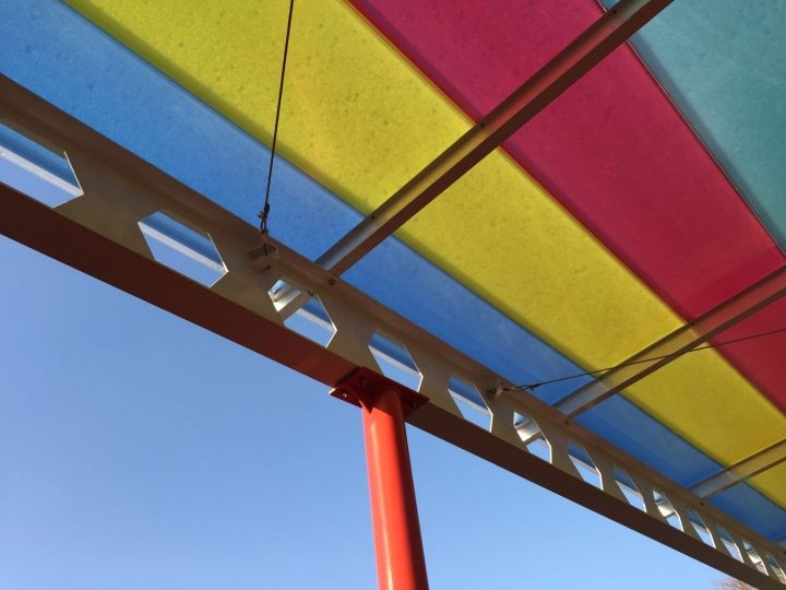 Cubierta, ampliación y renovación del parque infantil de Ledoño.