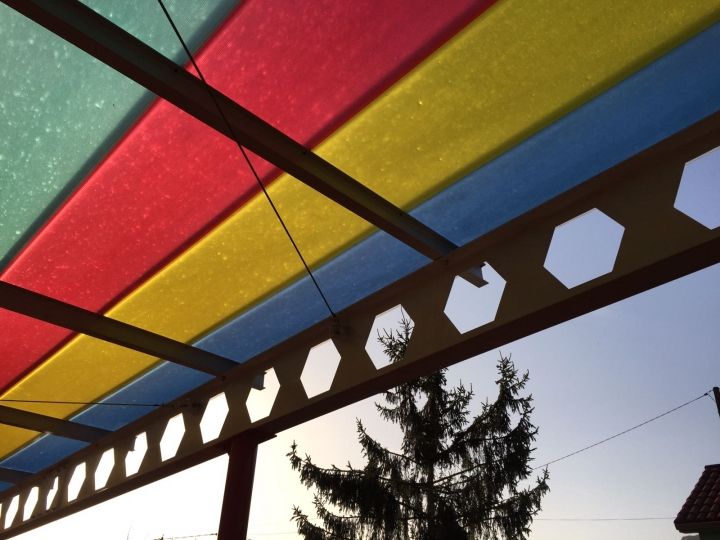 Cubierta, ampliación y renovación del parque infantil de Ledoño.