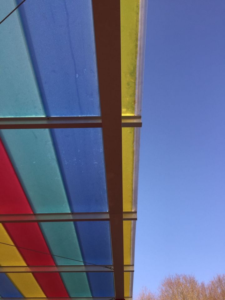 Cubierta, ampliación y renovación del parque infantil de Ledoño.