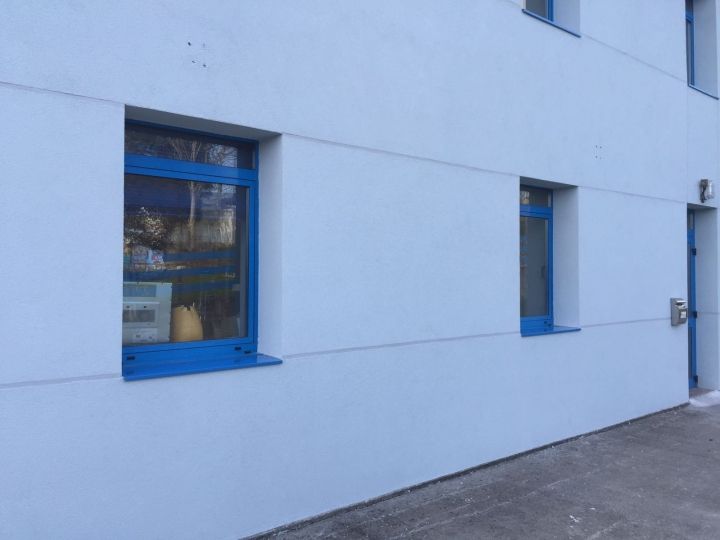 Mejora de la envolvente exterior del centro social polivalente de Brión.