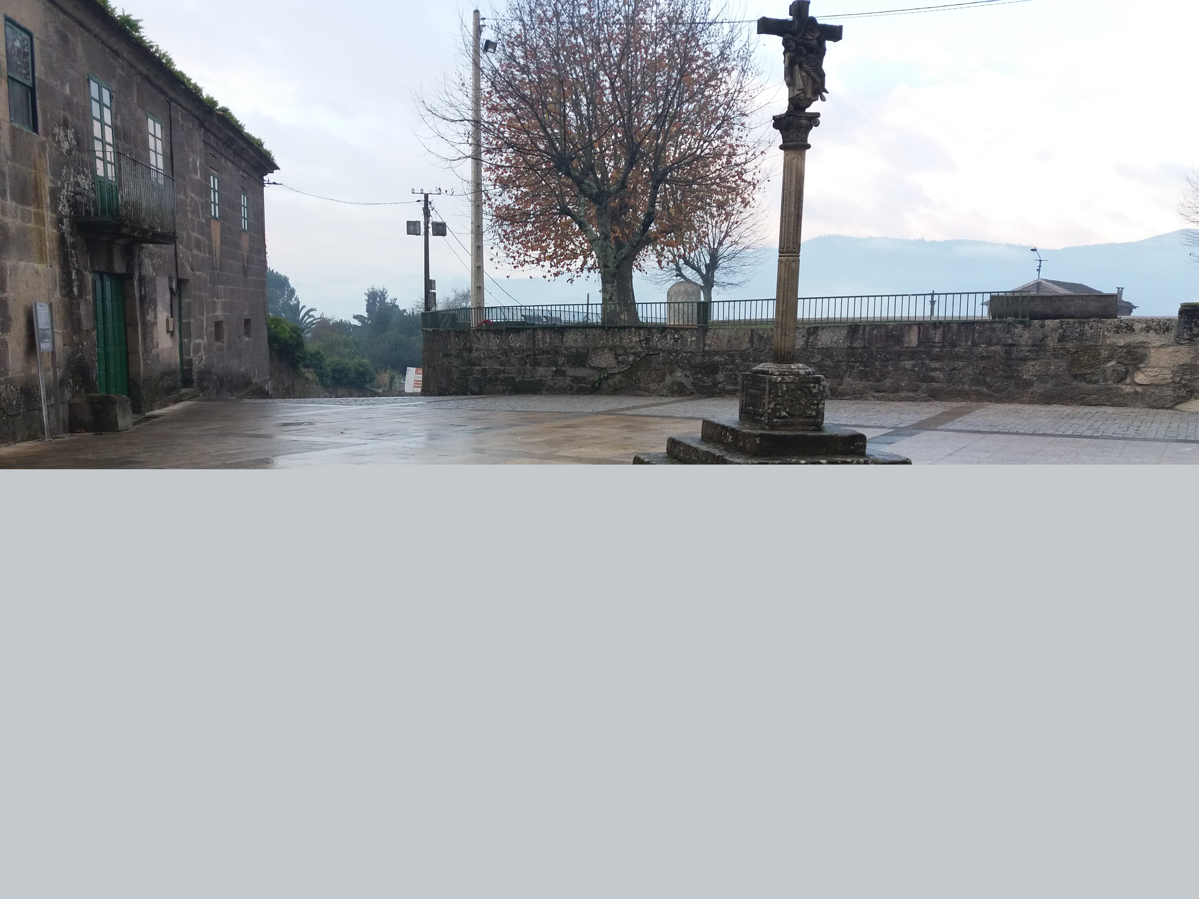 Humanización y formación de beirarrúas no entorno da igrexa de San Pedro de Tenorio.