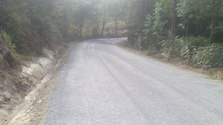 Pavimentación vías públicas en Troitosende, Fiopáns e Paraxó.