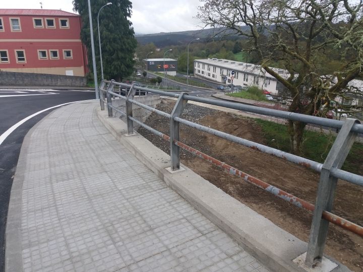 Acondicionamiento y mejora de la seguridad viaria en el PK 20+700 de la EP 7001 en Forcarei.