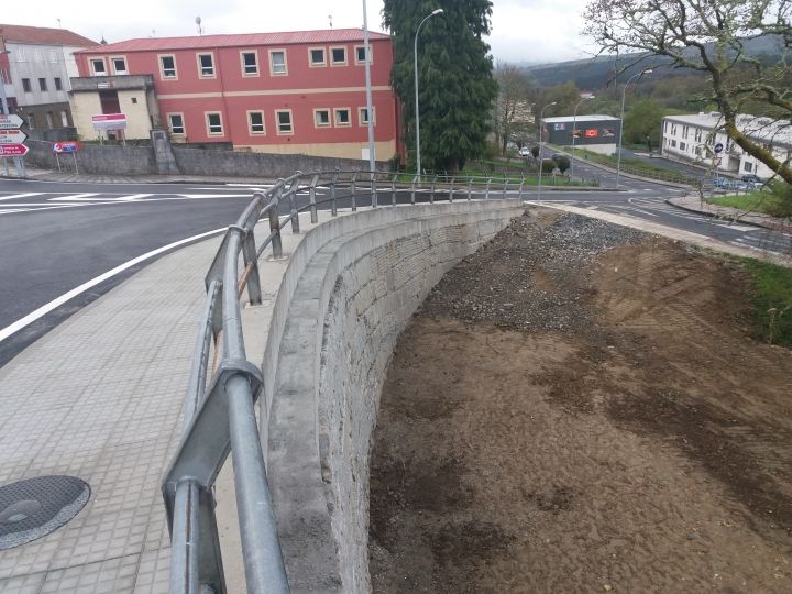 Acondicionamiento y mejora de la seguridad viaria en el PK 20+700 de la EP 7001 en Forcarei.