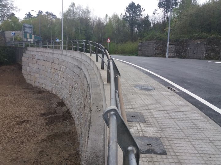 Acondicionamiento y mejora de la seguridad viaria en el PK 20+700 de la EP 7001 en Forcarei.