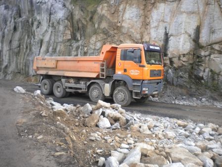Camión dumper 4 ejes