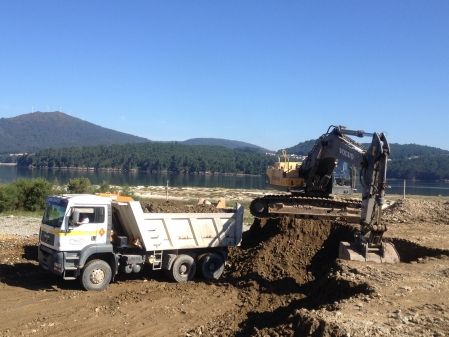 Camión dumper 3 ejes