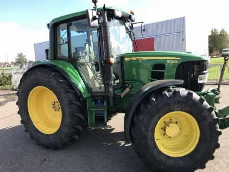 Tractor John Deere 6330